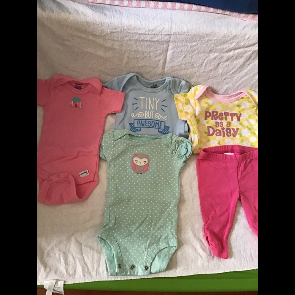 Lot of baby girl size 0-3 moths good condition